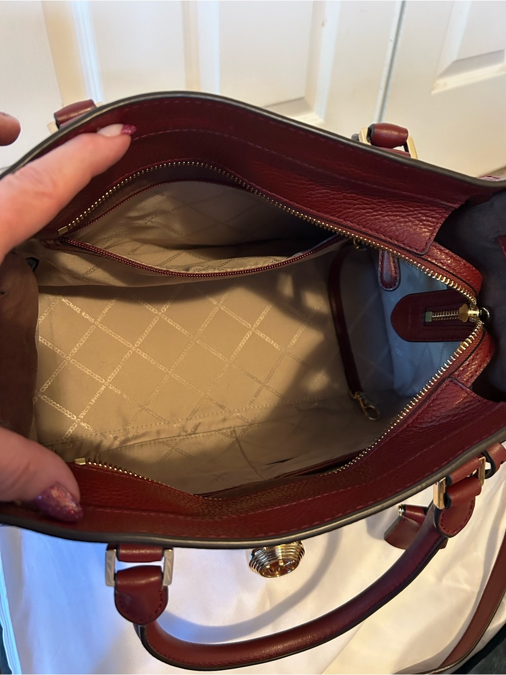 Michael Kors Nouveau Hamilton Large Bag in color Barolo with matching wallet - Picture 7 of 12